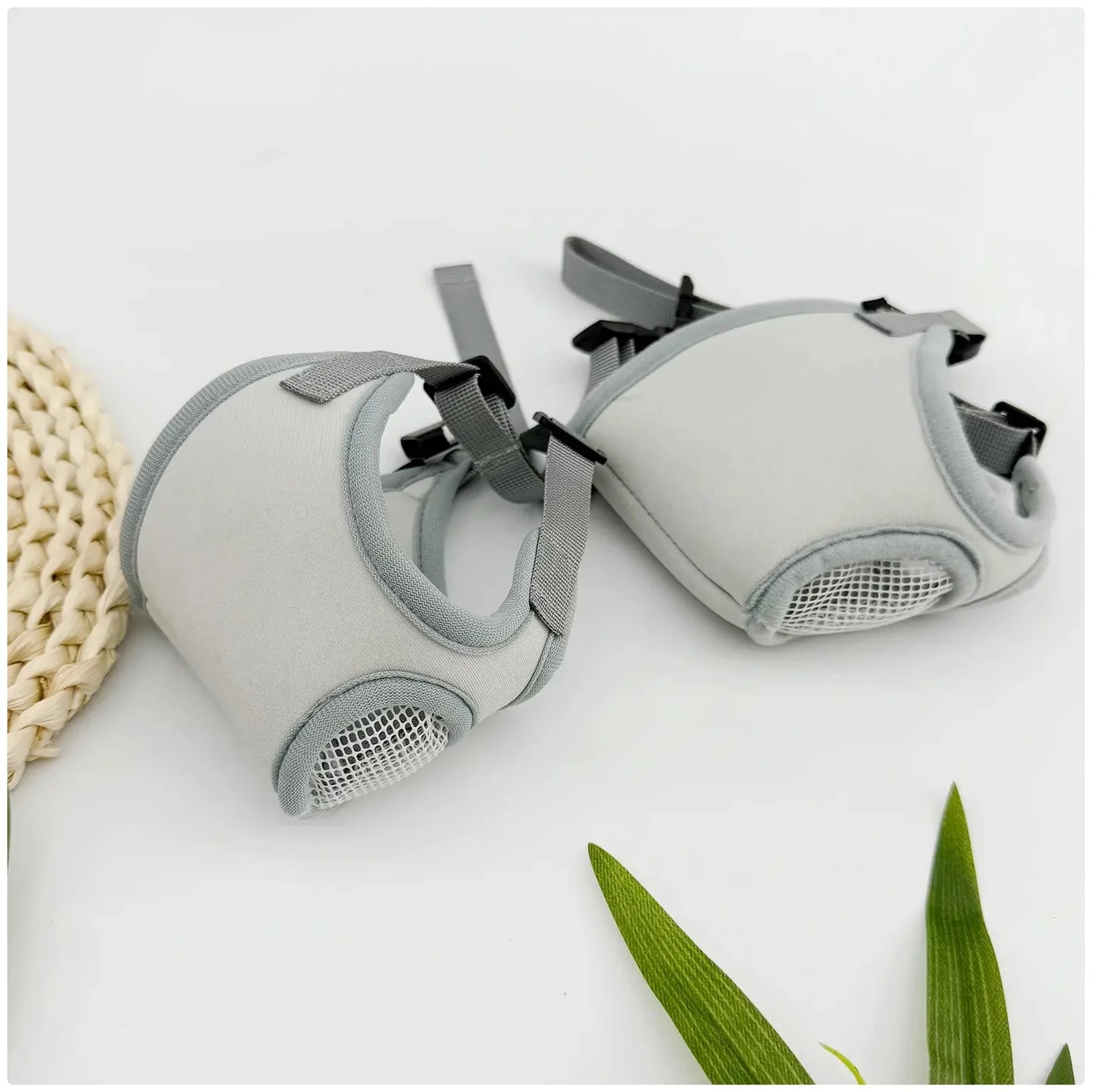 Say goodbye to grooming struggles! πΎβ¨ Check out our breathable & adjustable cat muzzle for stress-free nail trimming and grooming sessions! π±π