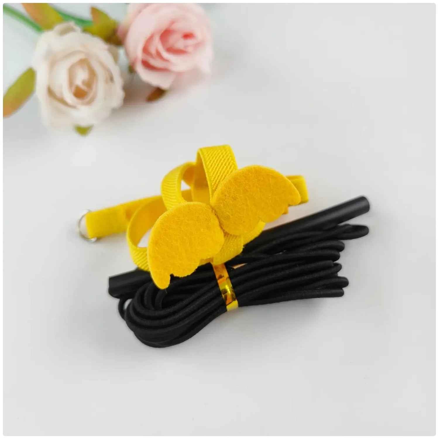 Take Your Feathered Friend for a Stroll! 🦜✨ Adjustable & Safe Parrot Harness with Leash!