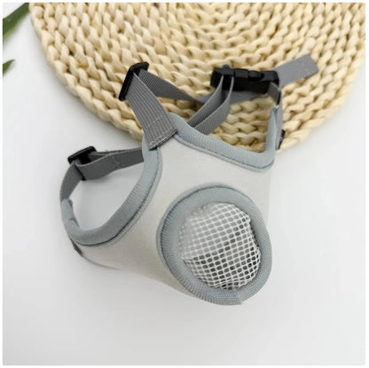 Say goodbye to grooming struggles! 🐾✨ Check out our breathable & adjustable cat muzzle for stress-free nail trimming and grooming sessions! 🐱💖